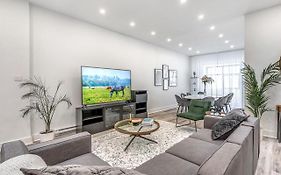 Spacious 5-Bed Oasis In The Heart Of Downtown-5 Min To Bell Center, Free Parking