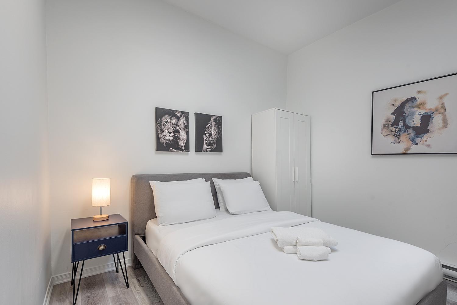 Spacious 5-Bed Oasis In The Heart Of Downtown-5 Min To Bell Center, Free Parking Montreal Exterior photo