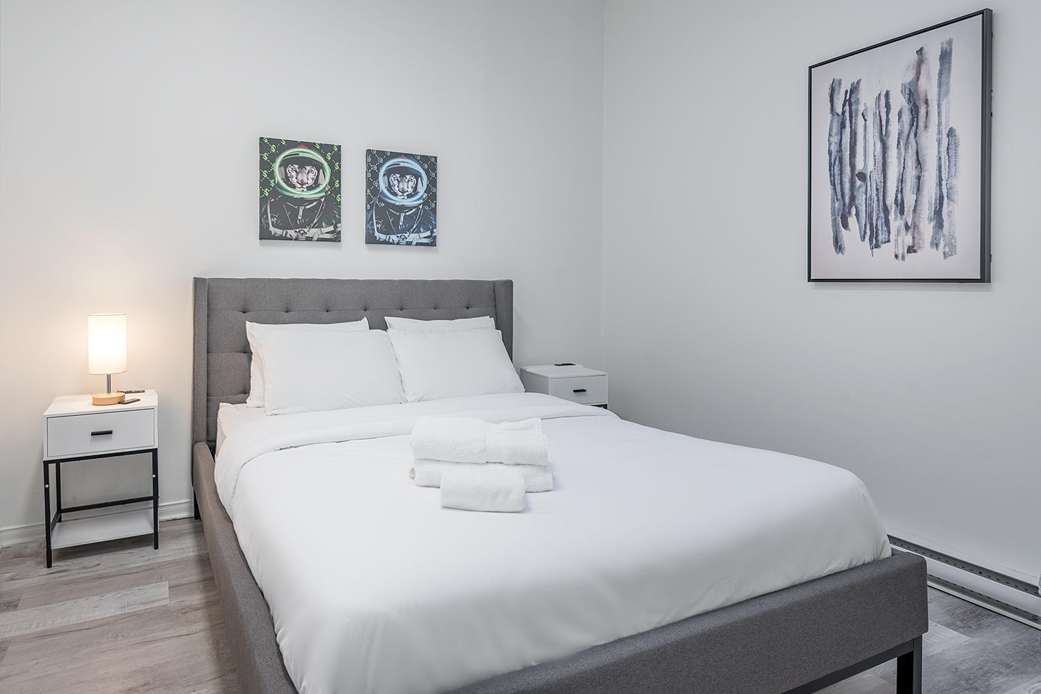 Spacious 5-Bed Oasis In The Heart Of Downtown-5 Min To Bell Center, Free Parking Montreal Exterior photo